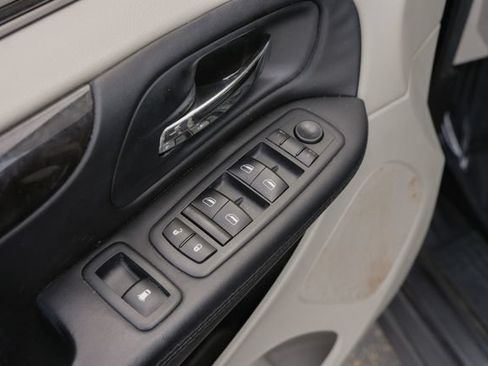 Used 2017 Dodge Grand Caravan SE w/ Power Window Group FWD image 16