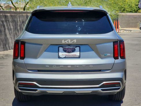 Used 2022 Kia Sorento S FWD image 7