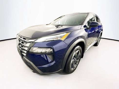 Certified 2025 Nissan Rogue SV image 1