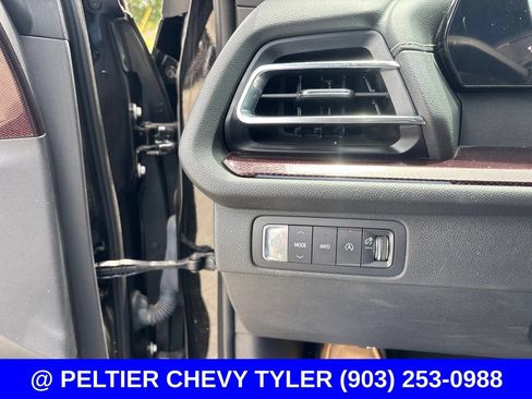 Used 2024 Chevrolet Traverse Z71 w/ Enhanced Driving Package AWD/4WD image 14