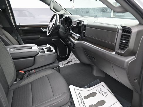 Used 2025 Chevrolet Silverado 1500 LT image 36