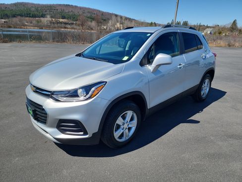 Certified 2020 Chevrolet Trax LT w/ LT Convenience Package image 4