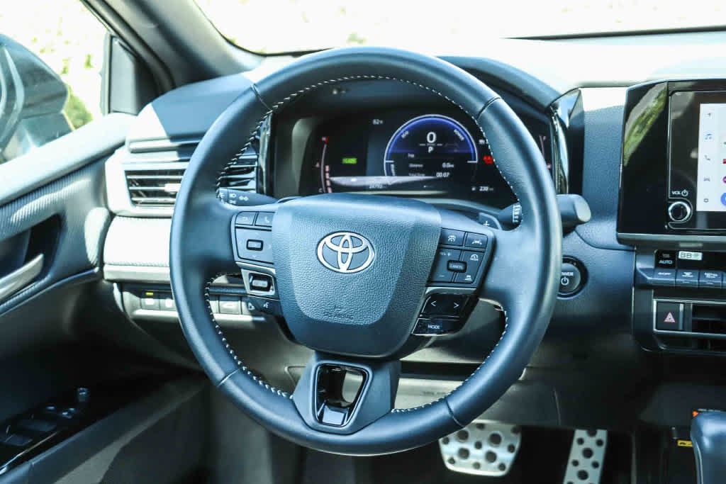 Used 2026 Toyota Camry SE FWD image 15