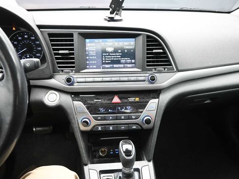 Used 2017 Hyundai Elantra Value Edition image 11