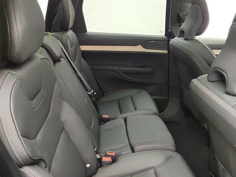 Used 2025 Volvo EX90 Ultra AWD/4WD image 22