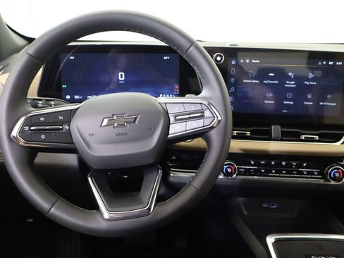 New 2026 Chevrolet Equinox ACTIV AWD/4WD image 24