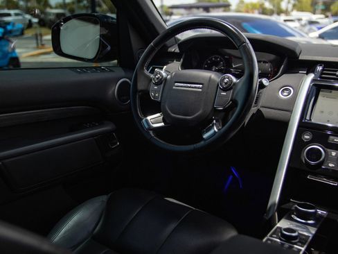 Used 2018 Land Rover Discovery HSE AWD/4WD image 46