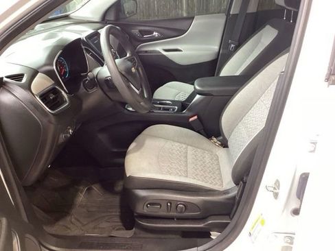 Used 2023 Chevrolet Equinox LS w/ LS Convenience Package FWD image 6