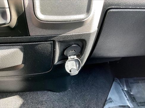 Used 2018 RAM 3500 Tradesman w/ Chrome Appearance Group image 26