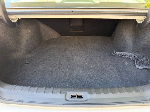 Used 2009 Buick Lucerne CXL FWD image 8