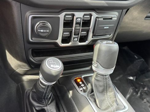 Used 2024 Jeep Wrangler Unlimited Sahara w/ Safety Group AWD/4WD image 23