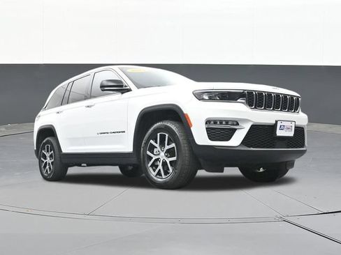 Used 2024 Jeep Grand Cherokee Limited w/ Trailer Tow Package AWD/4WD image 52
