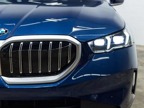 Certified 2026 BMW 530i xDrive AWD/4WD image 7