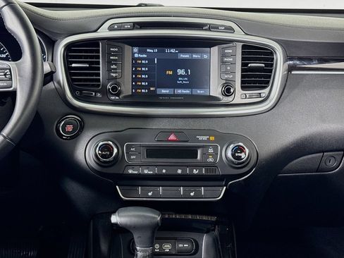 Used 2019 Kia Sorento EX FWD image 13
