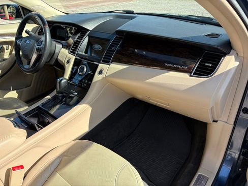 Used 2018 Ford Taurus Limited AWD/4WD image 18