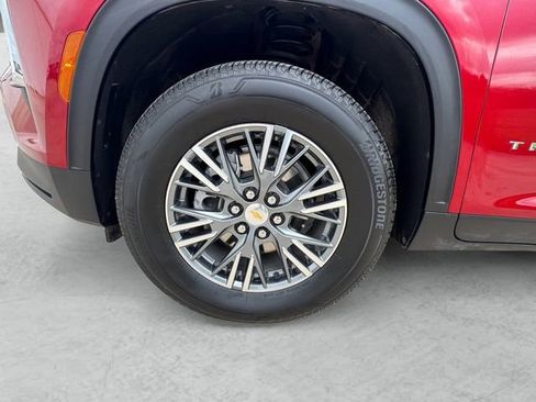 Used 2024 Chevrolet Traverse LT w/ Trailering Package FWD image 23