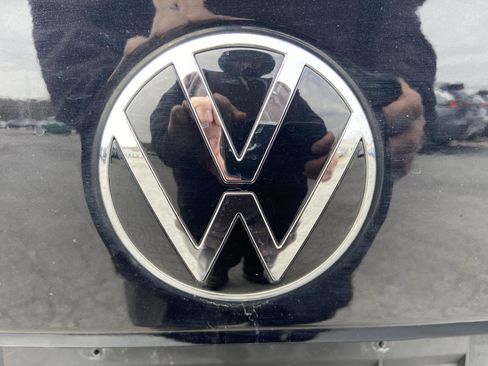 Used 2024 Volkswagen Taos SE AWD/4WD image 35
