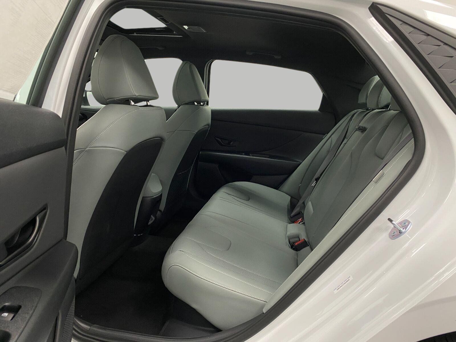 New 2026 Hyundai Elantra Limited FWD image 29