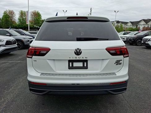 Certified 2023 Volkswagen Tiguan SE w/ Panoramic Sunroof Package AWD/4WD image 7