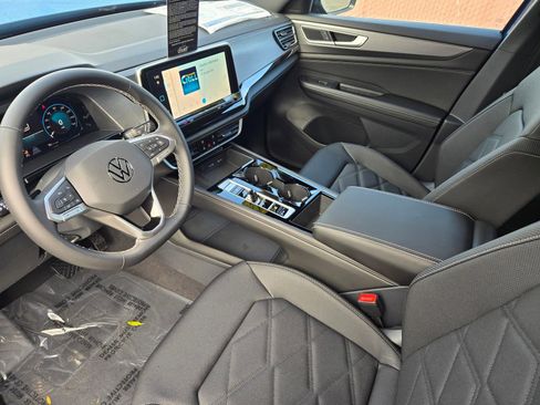 New 2026 Volkswagen Atlas Cross Sport SE image 12