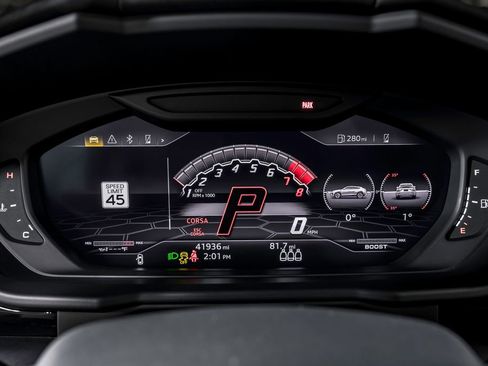 Used 2021 Lamborghini Urus image 18