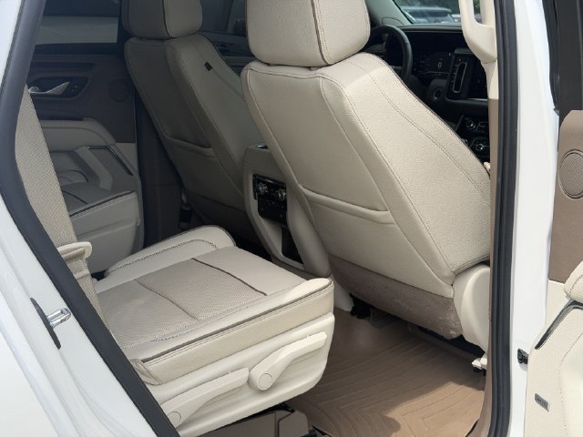 Used 2022 GMC Yukon Denali RWD image 19