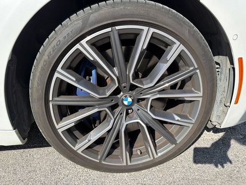 Certified 2022 BMW 740i w/ M Sport Package RWD image 5
