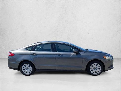 Used 2014 Ford Fusion S FWD image 4