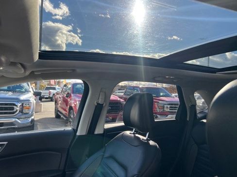 Certified 2022 Ford Edge SEL w/ Convenience Package image 10