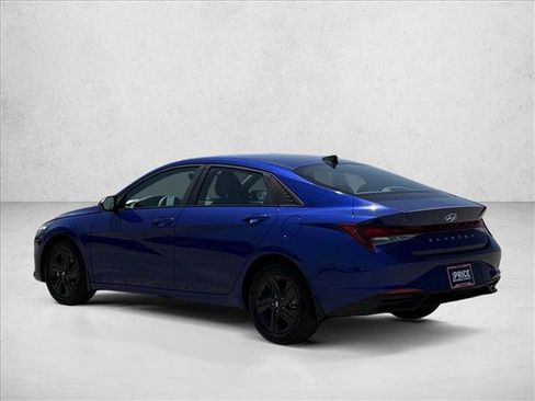 Certified 2023 Hyundai Elantra SEL FWD image 7
