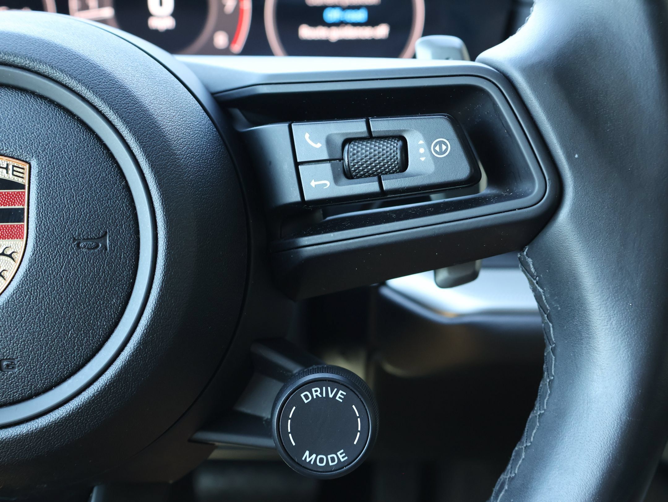 Used 2024 Porsche Cayenne AWD/4WD image 19