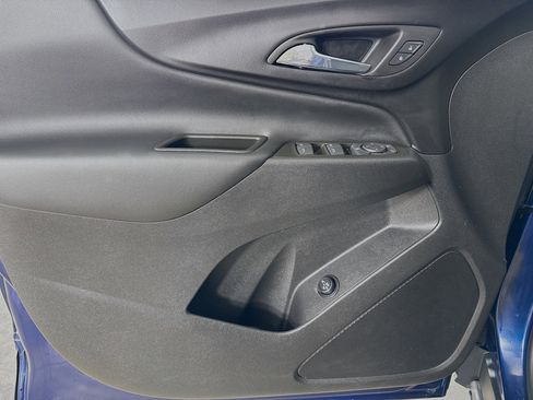 Used 2023 Chevrolet Equinox LT FWD image 17