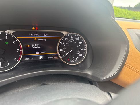 Used 2025 Nissan Sentra SV w/ SV Premium Package FWD image 9