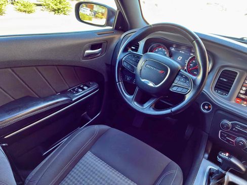 Used 2023 Dodge Charger SXT RWD image 17