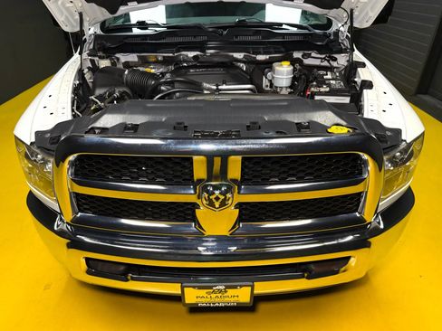 Used 2017 RAM 2500 Tradesman w/ Chrome Appearance Group image 44