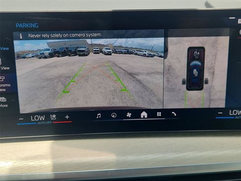 Used 2025 BMW X7 M60i AWD/4WD image 15