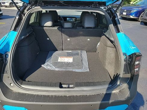 Used 2025 Nissan Kicks SR w/ SR Premium Package AWD/4WD image 24
