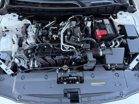 Used 2025 Nissan Altima 2.5 SV FWD image 32