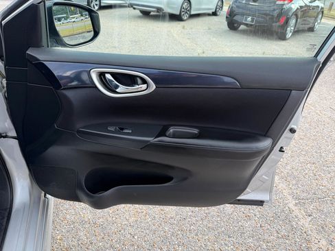 Used 2016 Nissan Sentra SR FWD image 40
