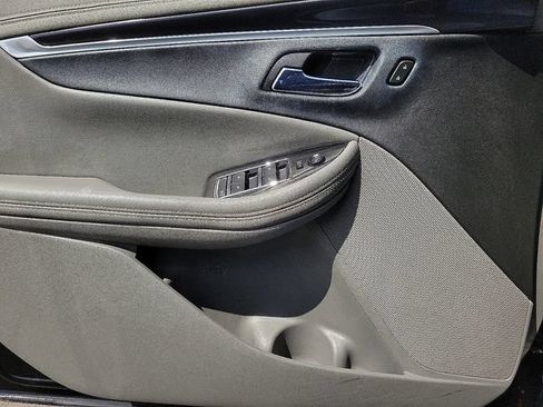 Used 2018 Chevrolet Impala LT w/ LT Convenience Package FWD image 20