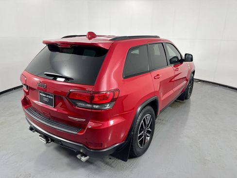 Used 2019 Jeep Grand Cherokee Trailhawk w/ Trailhawk Luxury Group AWD/4WD image 34