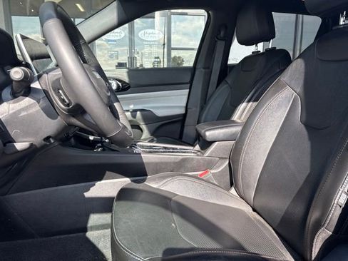 Used 2023 Jeep Compass Limited AWD/4WD image 4
