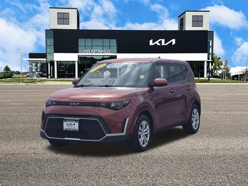 Certified 2023 Kia Soul LX FWD image 5