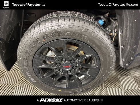 Certified 2025 Toyota Tundra Limited w/ TRD Off-Road Package AWD/4WD image 19