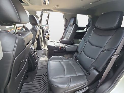 Used 2015 Cadillac Escalade Premium AWD/4WD image 19