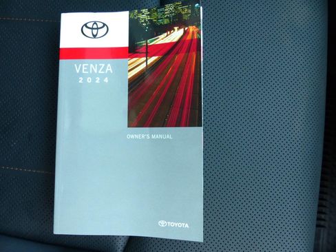 Used 2024 Toyota Venza Limited image 52
