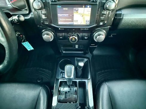 Used 2018 Toyota 4Runner TRD Off-Road Premium image 13