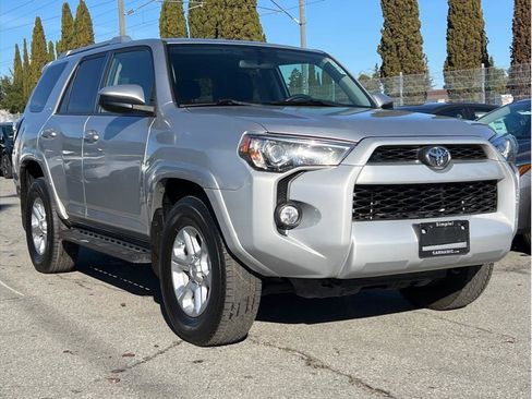 Used 2018 Toyota 4Runner SR5 image 3