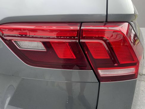 Used 2024 Volkswagen Tiguan SE R-Line FWD image 11