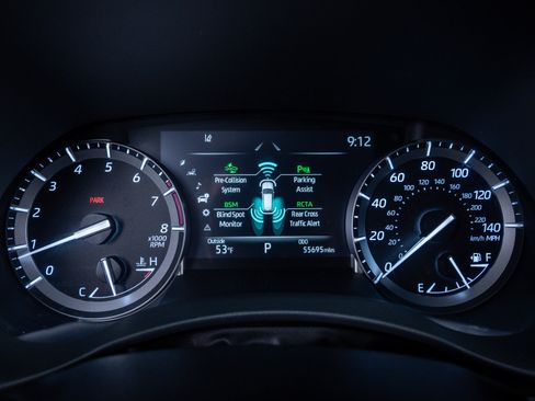 Used 2021 Toyota Highlander Limited image 25